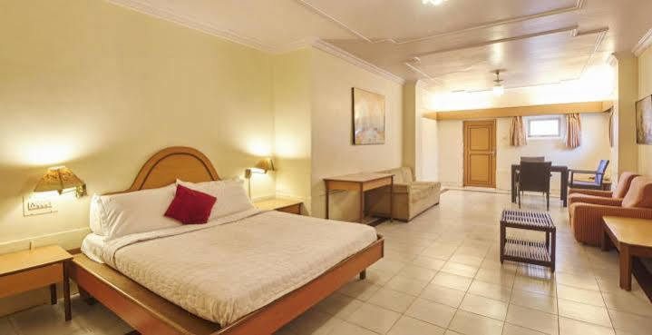 Juhu Hotel Mumbai Exterior photo
